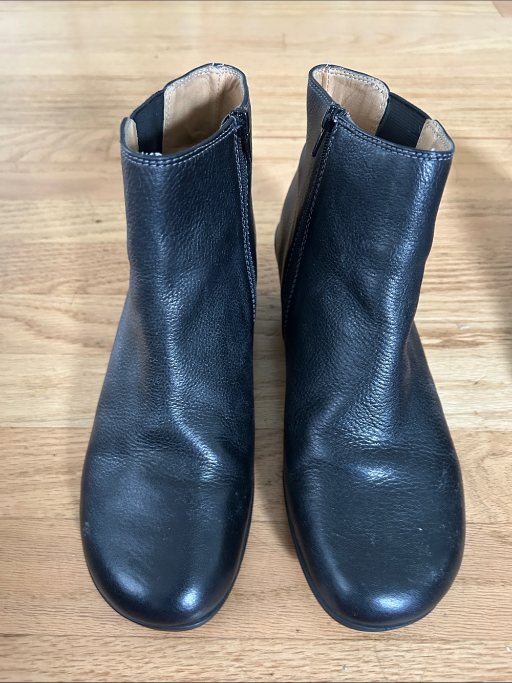 Softspot Classic Black Leather Women's Ankle Boots